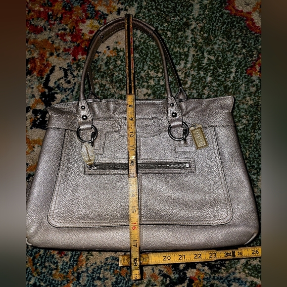 COACH PEBBLED LEATHER PURSE HANDBAG. LIKE NEW NO MARKS OR STAINS. - Picture 2 of 8